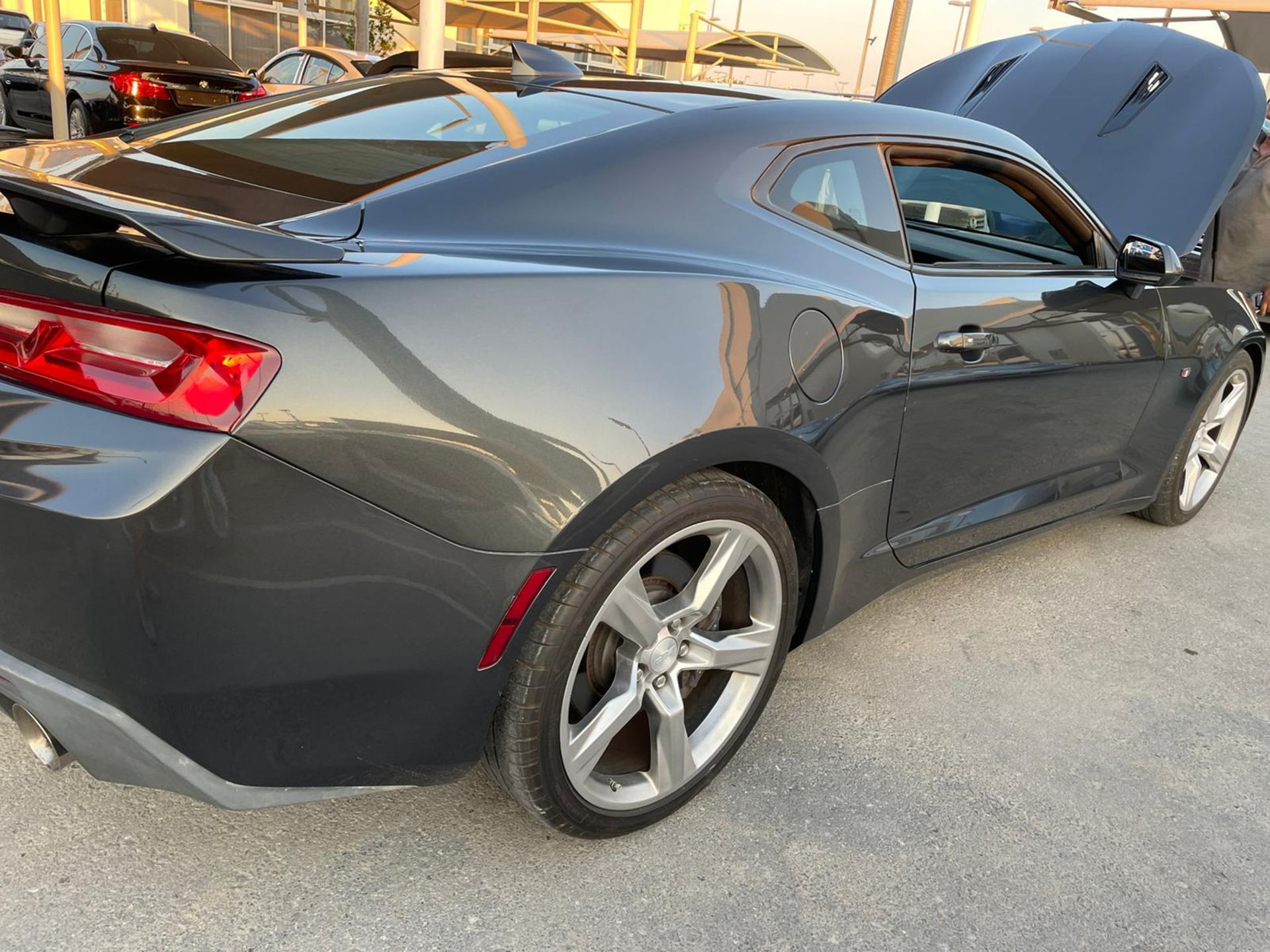 2017 Chevrolet comaro 6.2 V8 25,000km grey with red and black interior plus vat with Nova PLUS VAT - Image 3 of 10