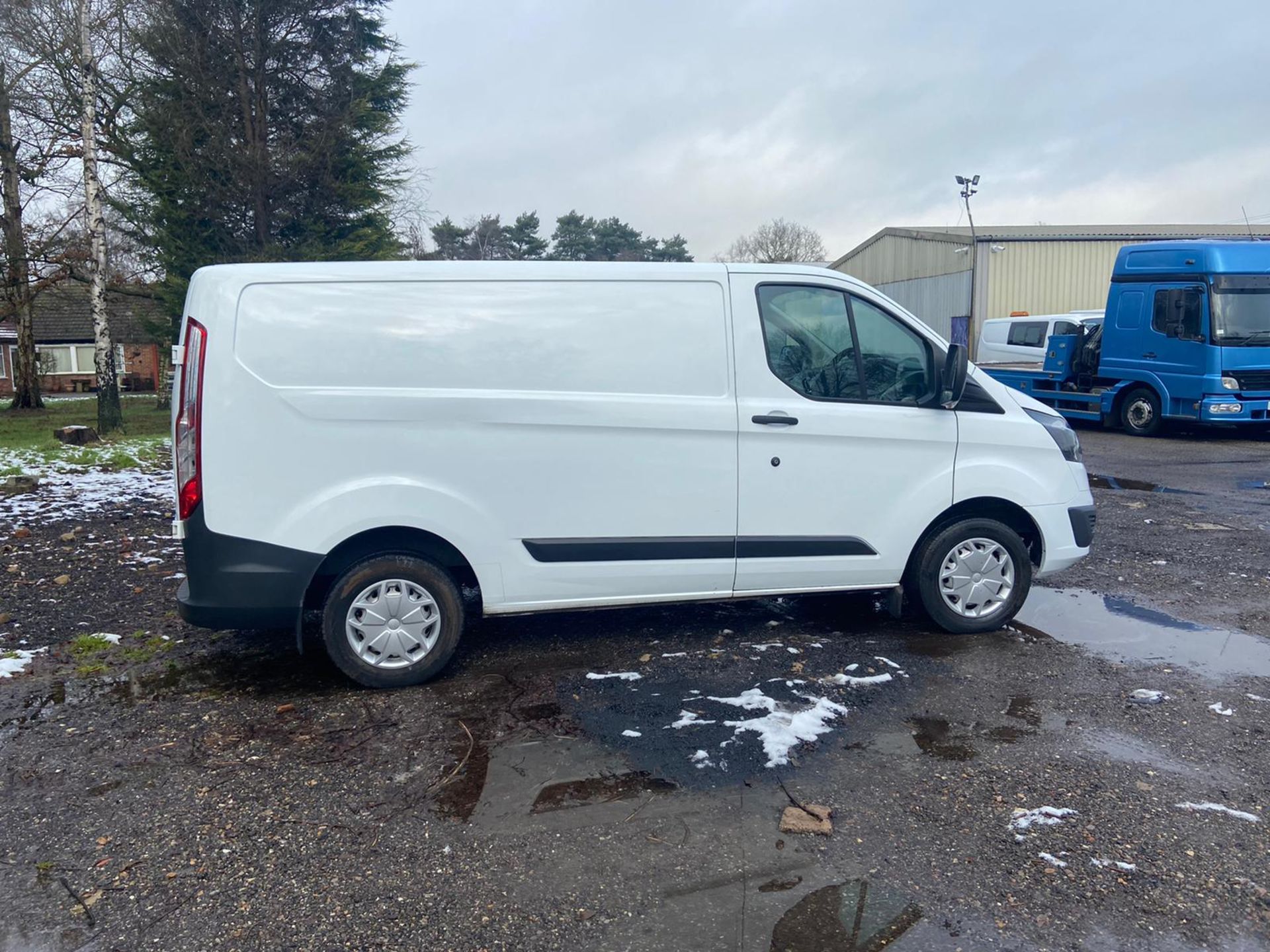 2017/67 REG FORD TRANSIT CUSTOM 290 2.0 DIESEL WHITE PANEL VAN, SHOWING 0 FORMER KEEPERS *PLUS VAT* - Image 7 of 12