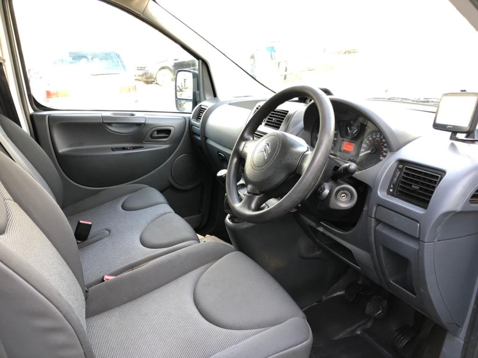 2015/65 REG CITROEN DISPATCH 1000 L1H1 ENTERPRISE HDI 1.6 DIESEL PANEL VAN, SHOWING 1 FORMER KEEPER - Image 15 of 17