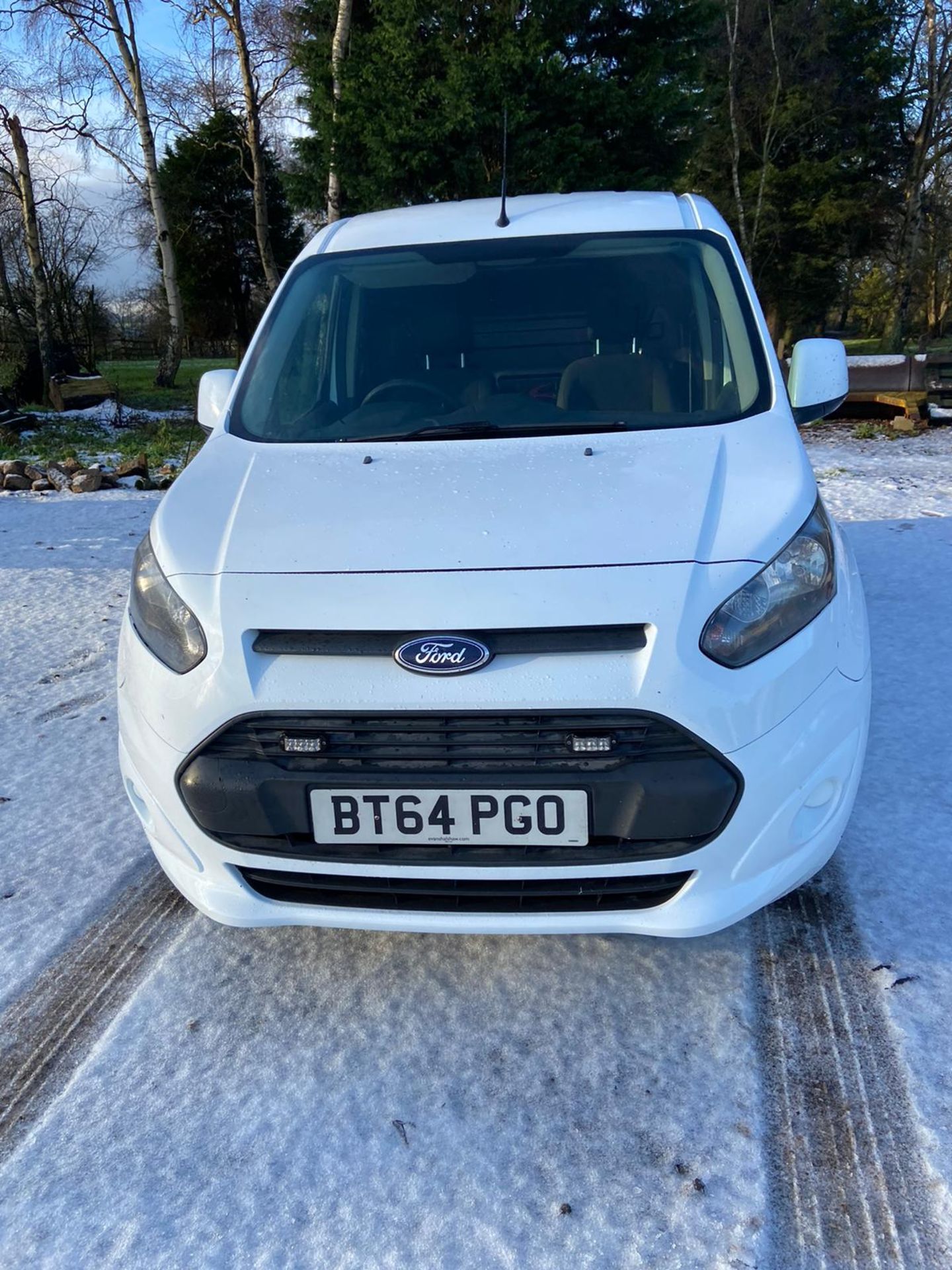 2015/64 REG FORD TRANSIT CONNECT 200 ECONETIC 1.6 DIESEL WHITE PANEL VAN, SHOWING 0 FORMER KEEPERS - Image 2 of 10