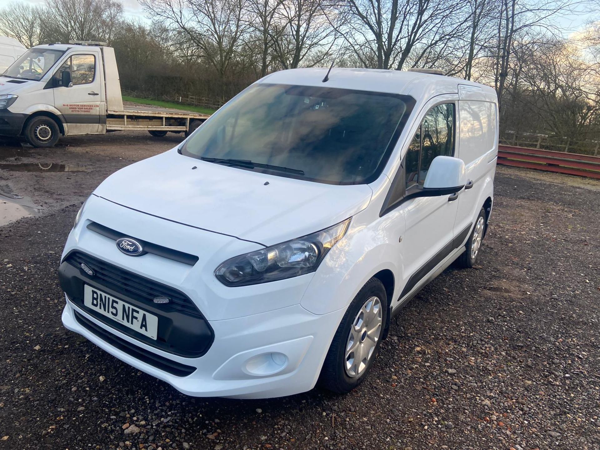 2015/15 REG FORD TRANSIT CONNECT 200 ECONETIC 1.6 DIESEL WHITE PANEL VAN, SHOWING 0 FORMER KEEPERS - Image 3 of 11
