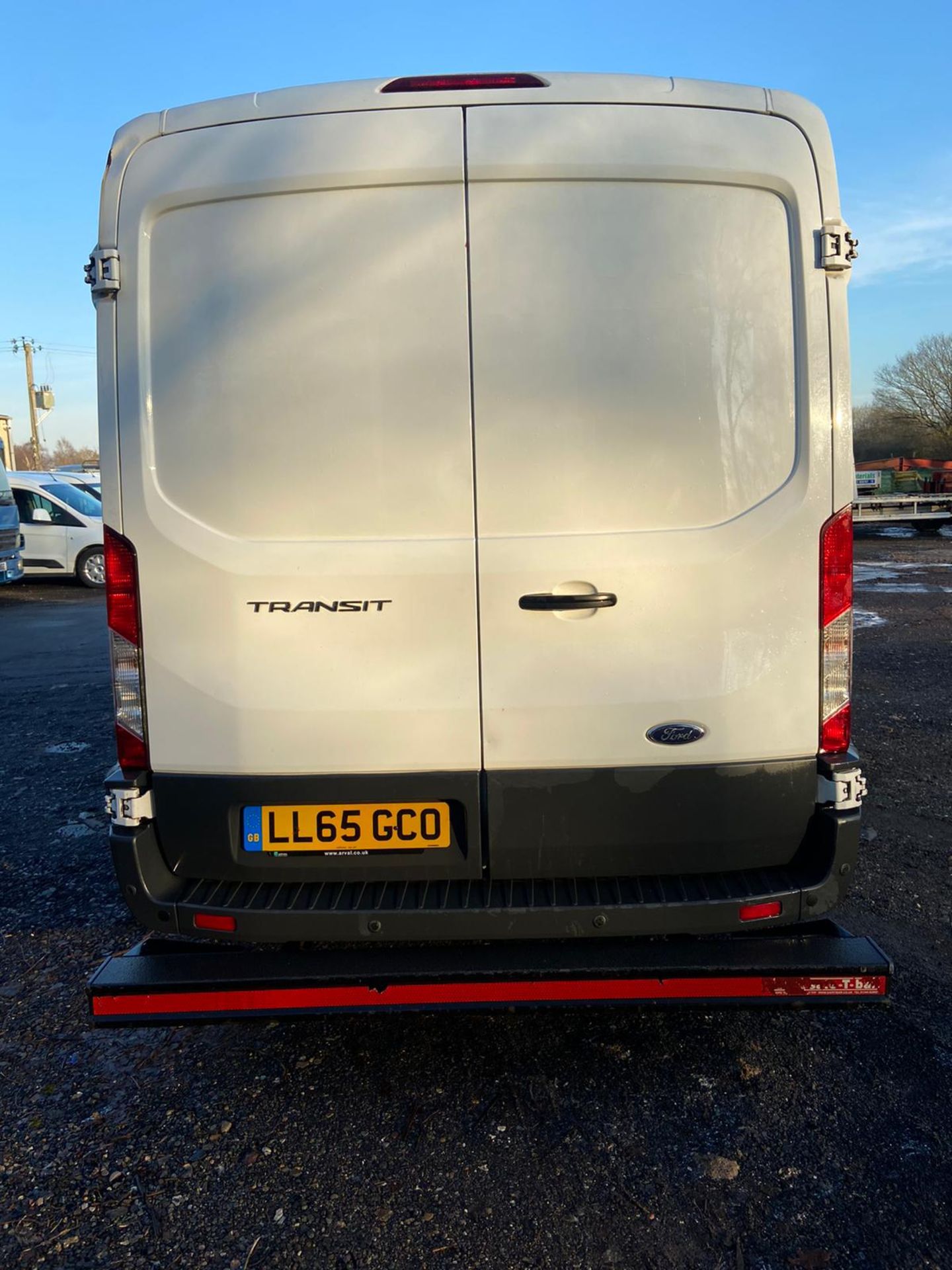 2016/65 REG FORD TRANSIT 310 2.2 DIESEL WHITE PANEL VAN, SHOWING 0 FORMER KEEPERS *PLUS VAT* - Image 6 of 14