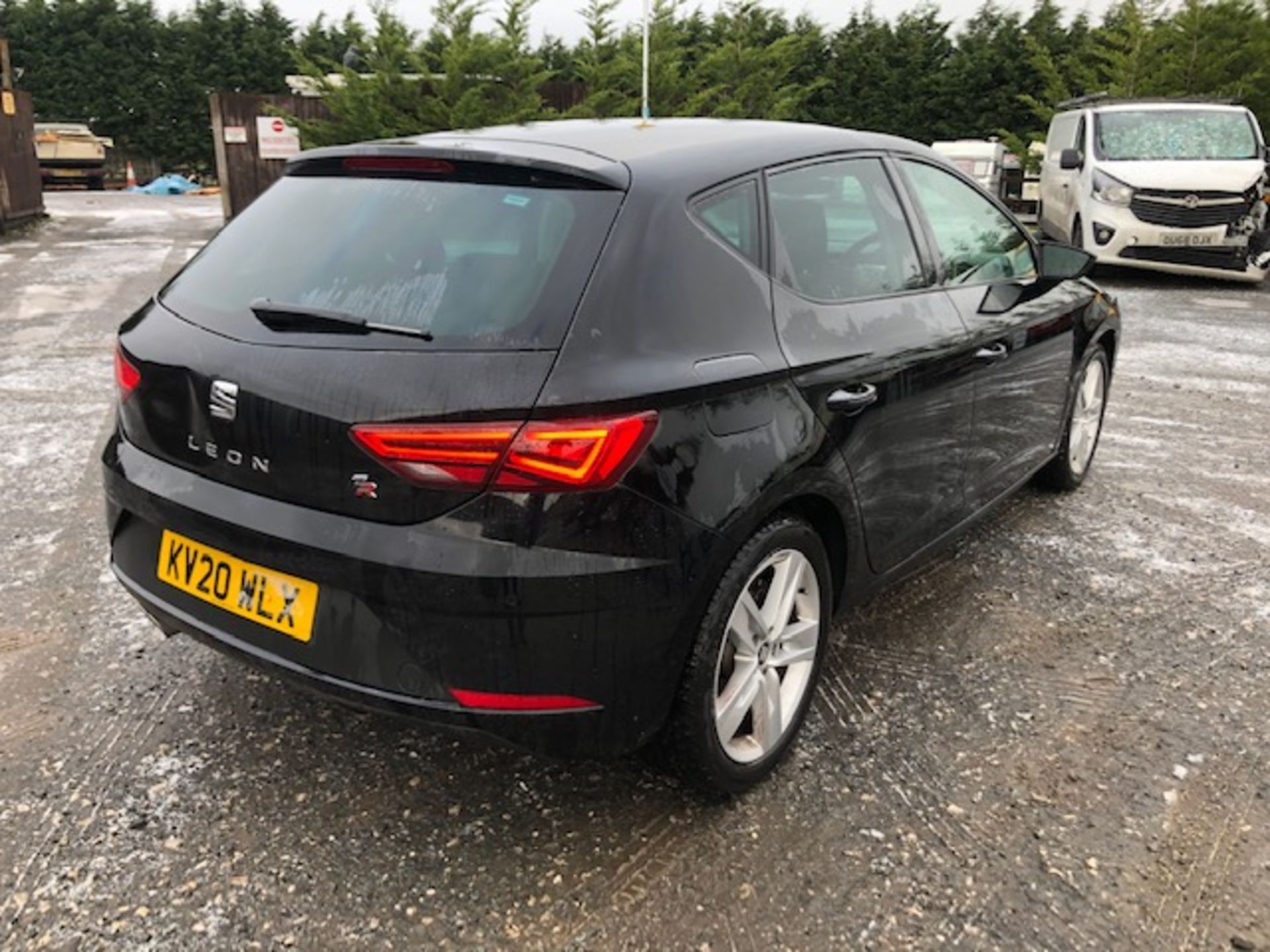 2020/20 REG SEAT LEON FR TSI EVO 1.5 PETROL BLACK 5 DOOR HATCHBACK, SHOWING 0 FORMER KEEPERS *NO VAT - Image 6 of 13