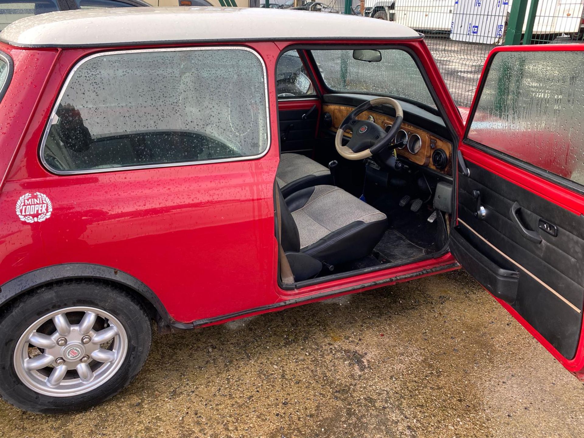 1999 AUSTIN MINI COOPER 1.3 PETROL RED 2 DOOR, SHOWING 2 FORMER KEEPERS *NO VAT* - Image 7 of 9