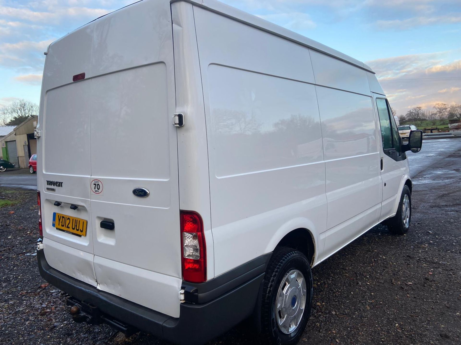 2012/12 REG FORD TRANSIT 100 T350 RWD 2.2 DIESEL WHITE PANEL VAN, SHOWING 0 FORMER KEEPERS *PLUS VAT - Image 7 of 10