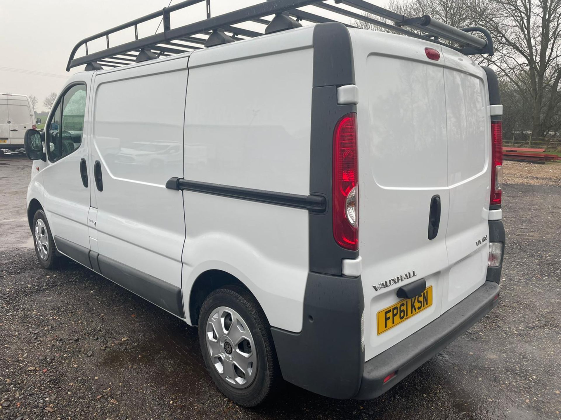 2011/61 REG VAUXHALL VIVARO 2700 CDTI 89 SWB 2.0 DIESEL WHITE PANEL VAN, SHOWING 1 FORMER KEEPER - Image 5 of 15