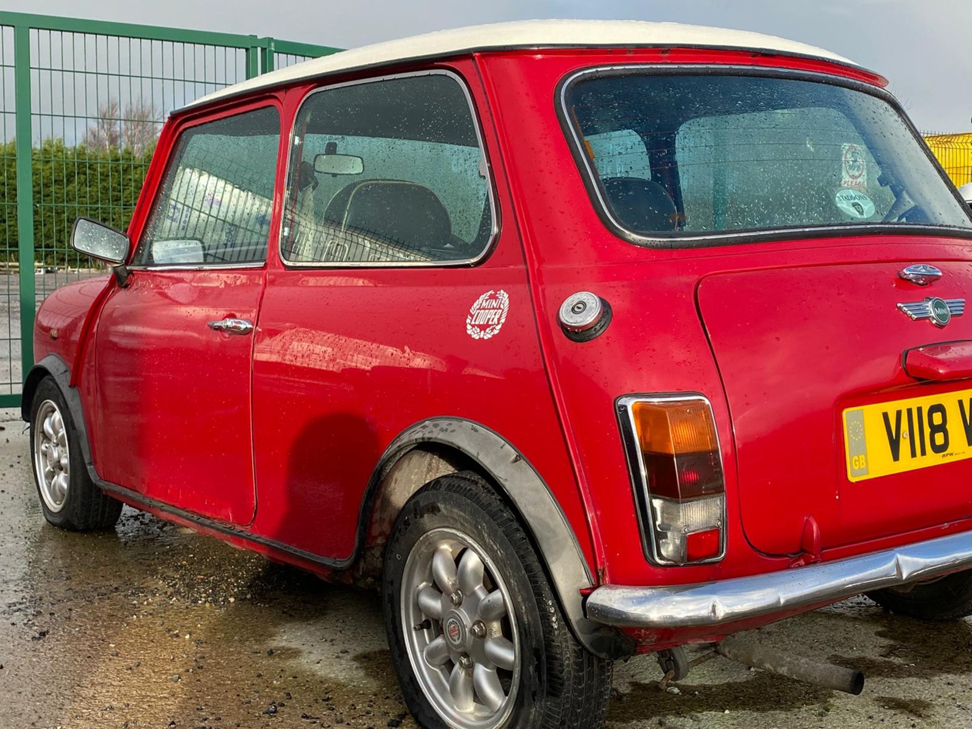 1999 AUSTIN MINI COOPER 1.3 PETROL RED 2 DOOR, SHOWING 2 FORMER KEEPERS *NO VAT* - Image 4 of 9