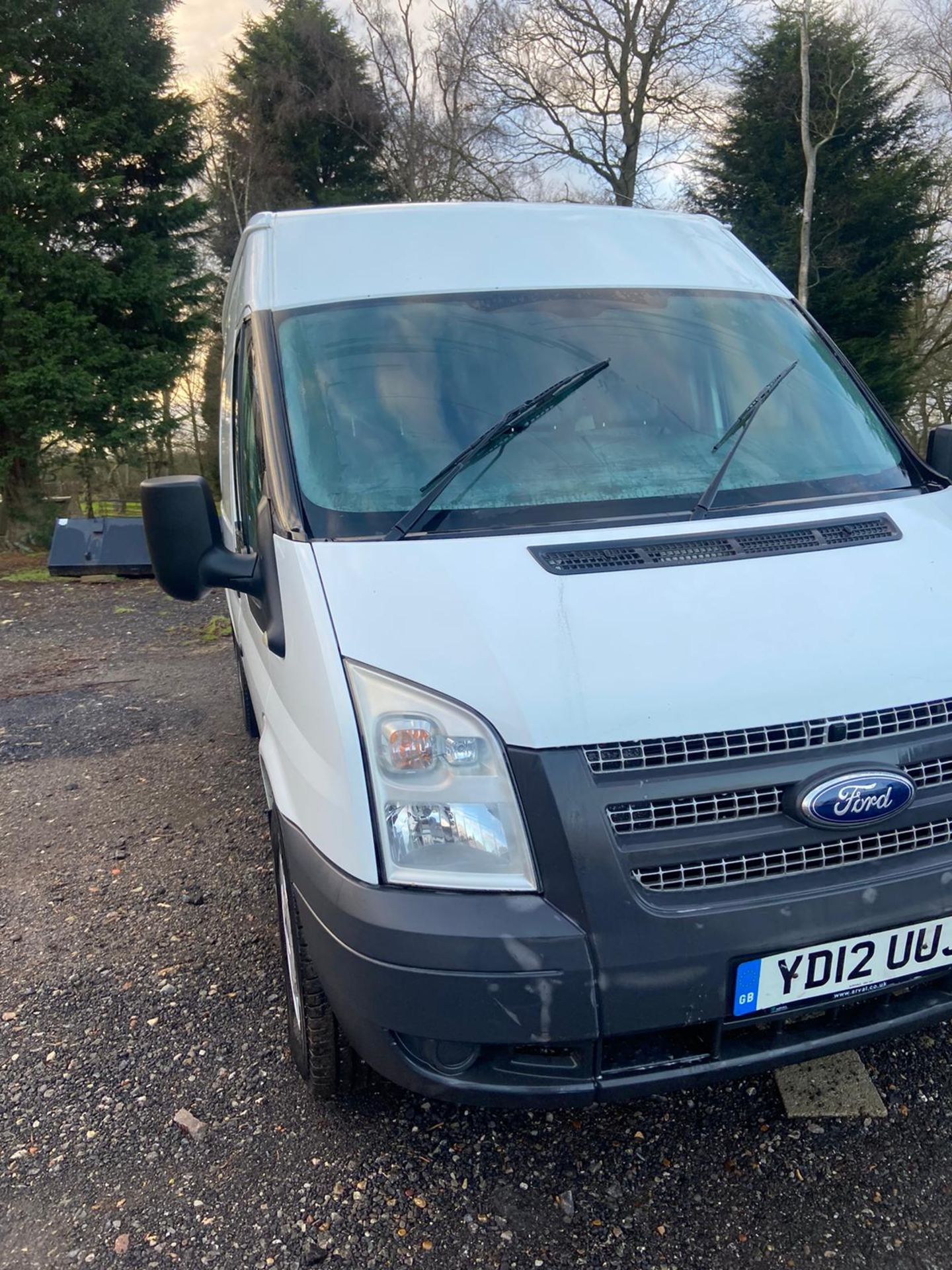 2012/12 REG FORD TRANSIT 100 T350 RWD 2.2 DIESEL WHITE PANEL VAN, SHOWING 0 FORMER KEEPERS *PLUS VAT - Image 2 of 10