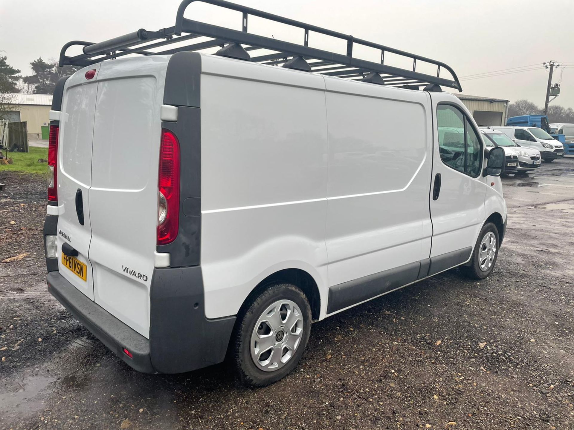 2011/61 REG VAUXHALL VIVARO 2700 CDTI 89 SWB 2.0 DIESEL WHITE PANEL VAN, SHOWING 1 FORMER KEEPER - Image 7 of 15