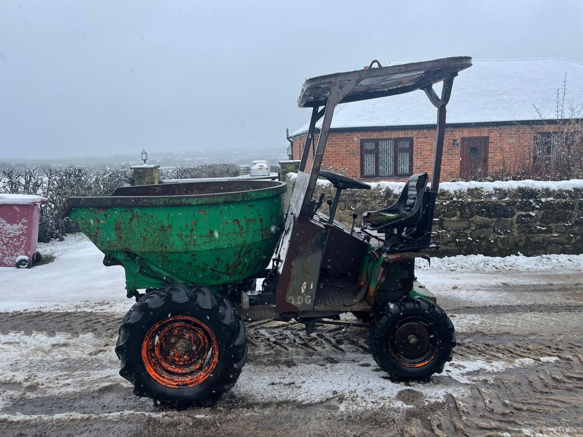 Ausa 150DG DumperBeen Stood For A Few Years Did Run Drive And Work Before 1.5 Ton Swivel Skip - Image 5 of 6