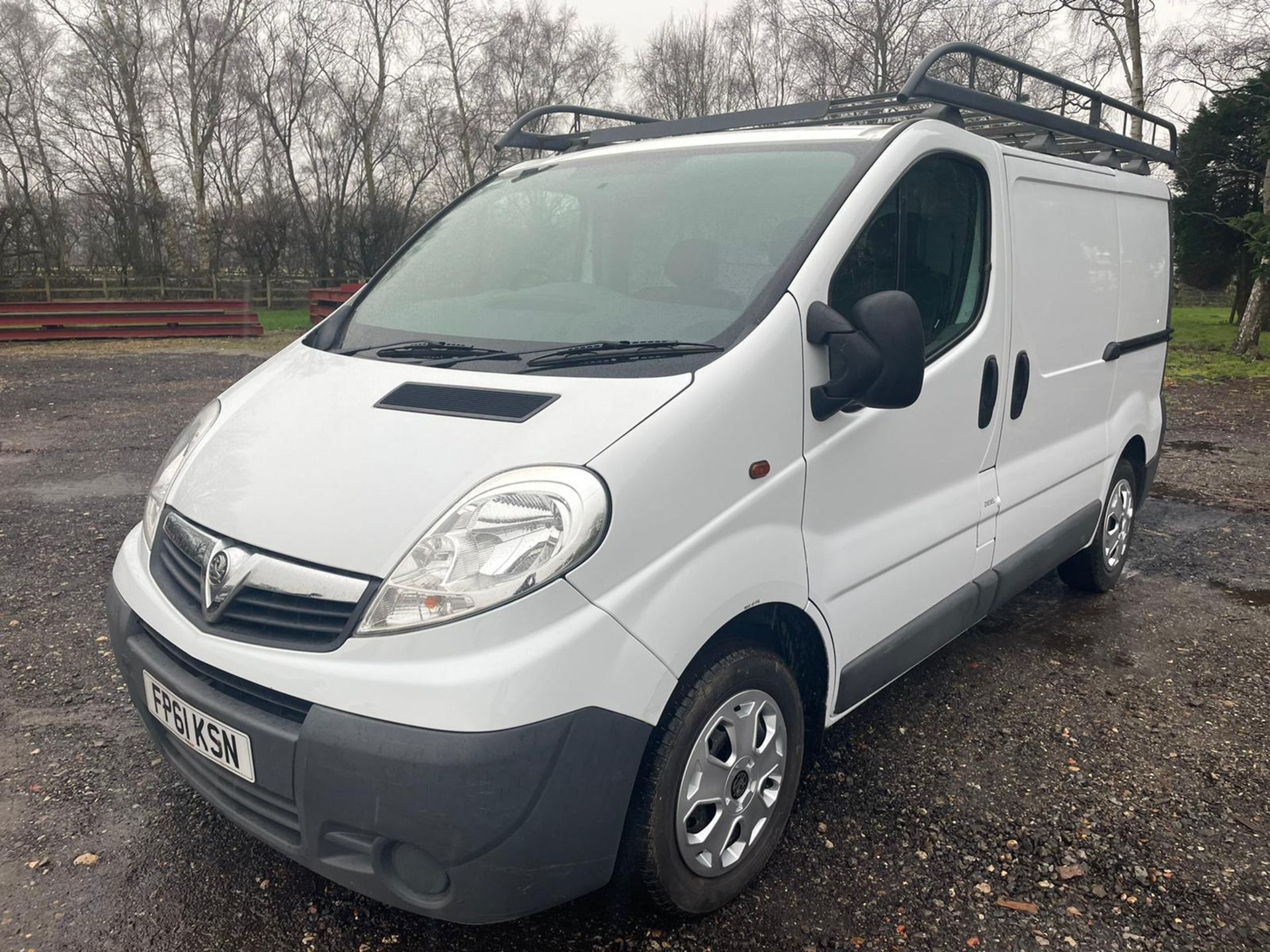 2011/61 REG VAUXHALL VIVARO 2700 CDTI 89 SWB 2.0 DIESEL WHITE PANEL VAN, SHOWING 1 FORMER KEEPER - Image 3 of 15