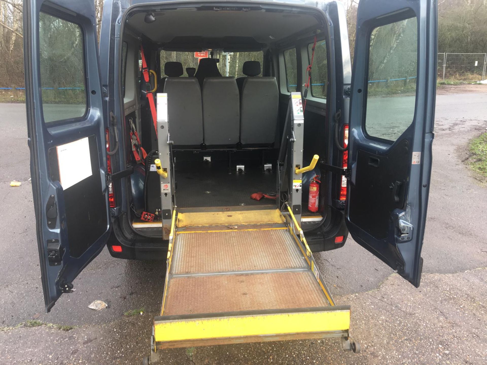 2013/63 REG RENAULT MASTER 2.3 DIESEL DISABLED ACCESS VEHICLE / MINIBUS, SHOWING 2 FORMER KEEPERS - Image 10 of 33