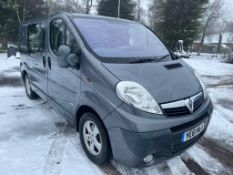 2011/61 REG VAUXHALL VIVARO 2900 SPORT CDTI SW 2.0 DIESEL GREY PANEL VAN, SHOWING 1 FORMER KEEPER