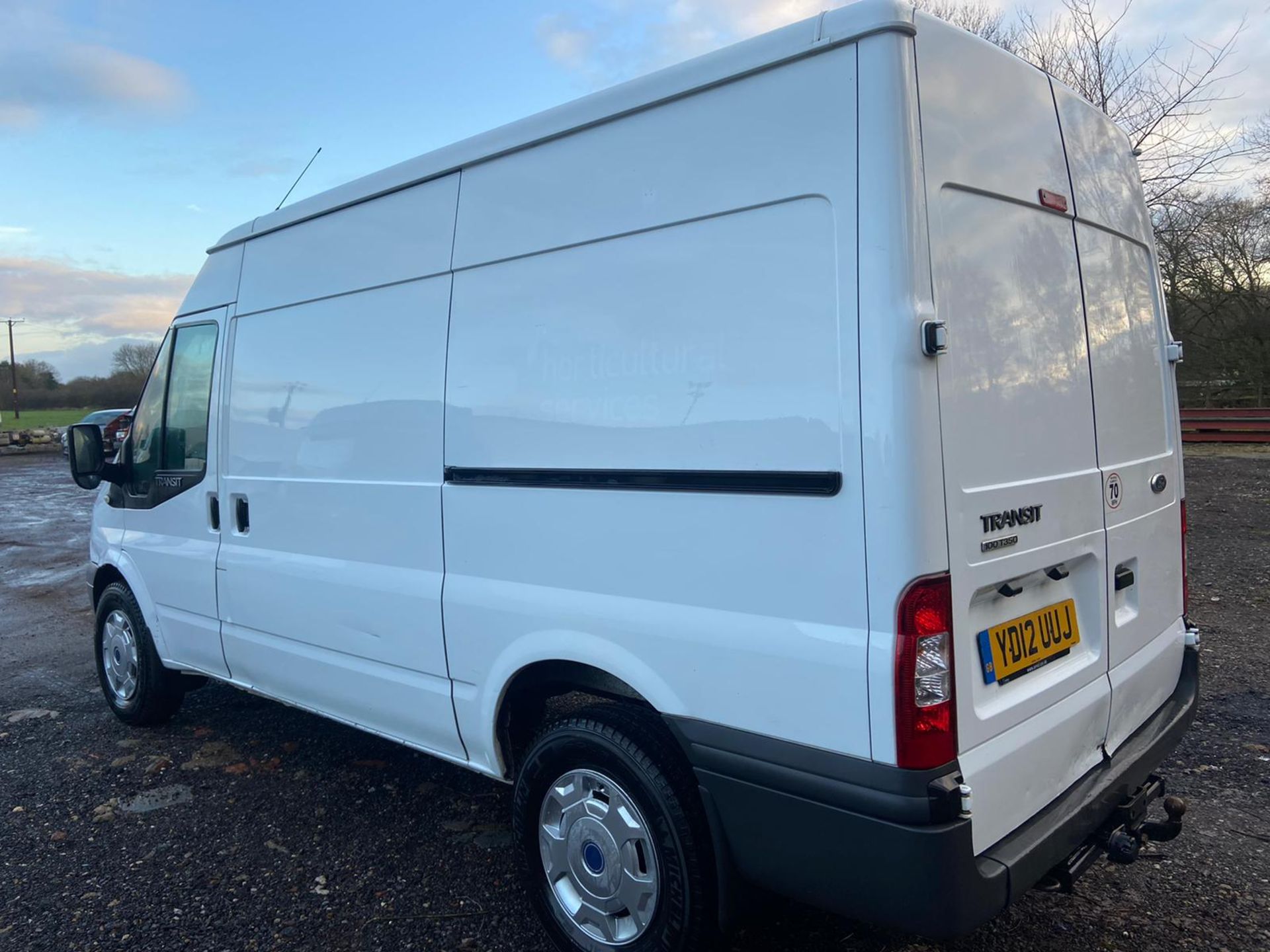 2012/12 REG FORD TRANSIT 100 T350 RWD 2.2 DIESEL WHITE PANEL VAN, SHOWING 0 FORMER KEEPERS *PLUS VAT - Image 5 of 10