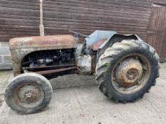 FERGUSON T20 DIESEL VINTAGE TRACTOR, IN NEED OF FULL RESTORATION, LOADING NO PROBLEM *PLUS VAT*