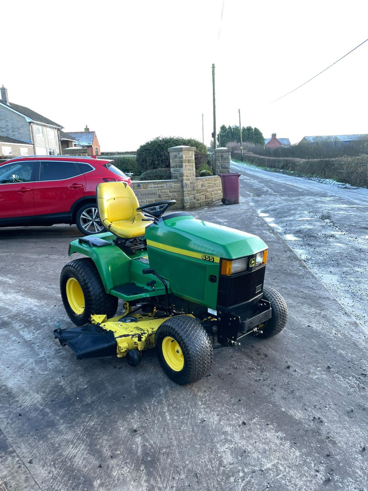 JOHN DEERE 455 RIDE ON LAWN MOWER, RUNS, WORKS, CUTS, YANMAR 22HP LIQUID COOLED ENGINE *NO VAT* - Image 2 of 5