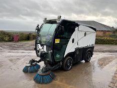 2013/62 REG JOHNSTON SWEEPER / STREET CLEANSING MACHINE, RUNS, DRIVES AND SWEEPS *PLUS VAT*