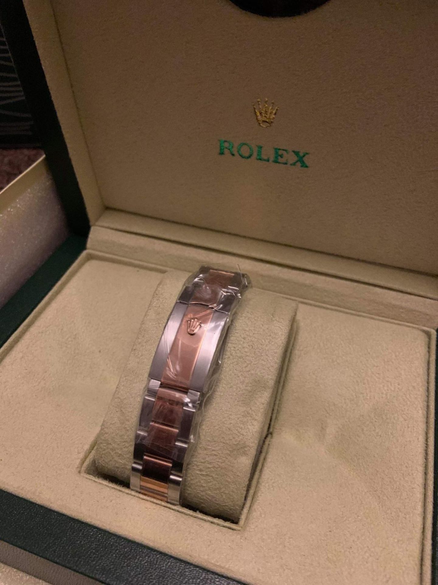 REPLICA ROLEX OYSTER PERPETUAL DATEJUST, BRAND NEW BOXED AND UNWORN *NO VAT* - Image 4 of 8