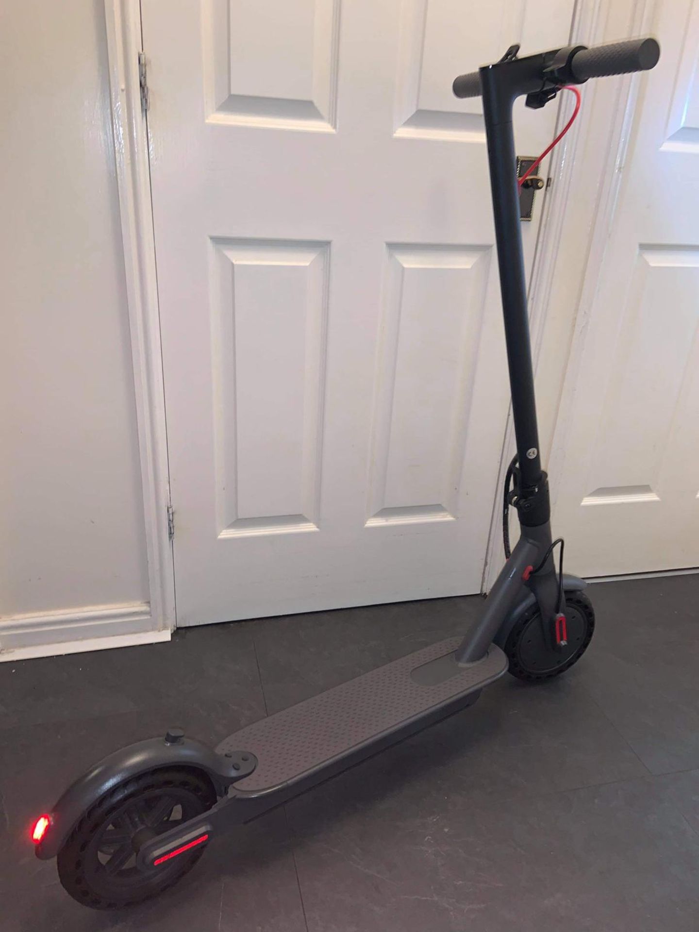 Brand new foldable electric scooter *NO VAT* - Image 6 of 16