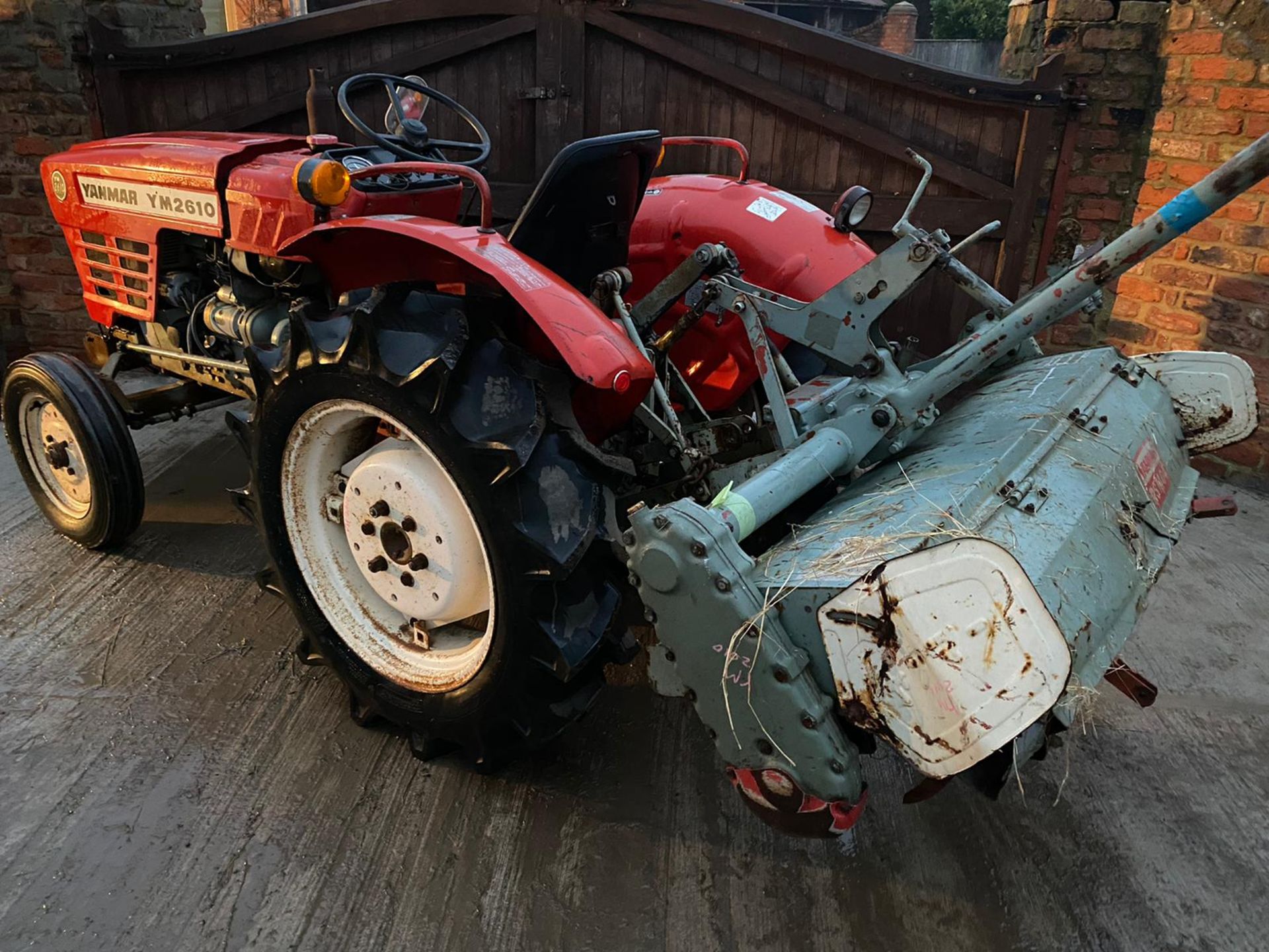 YANMAR YM2610 COMPACT TRACTOR & ROTAVATOR, STARTS FIRST TIME, RUNS, DRIVES WORKS WELL *PLUS VAT* - Image 2 of 4