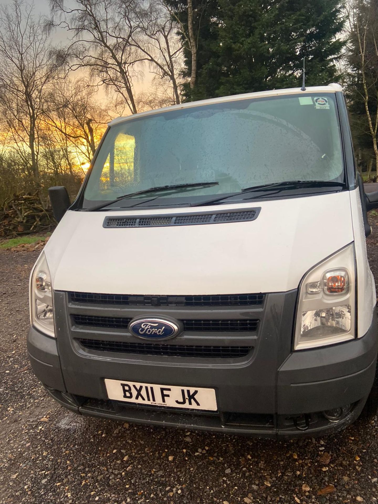 2011/11 REG FORD TRANSIT 115 T280S ECON FW 2.2 DIESEL WHITE PANEL VAN, SHOWING 0 FORMER KEEPERS - Image 2 of 10