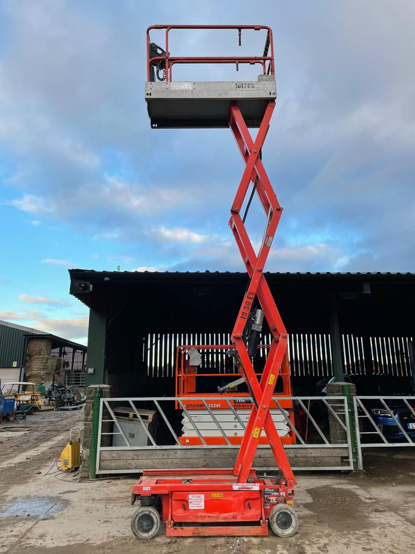 2010 JLG 1930ES ELECTRIC SCISSOR LIFT, DRIVES AND LIFTS, EX HIRE COMPANY - COATES HIRE *PLUS VAT* - Image 8 of 8