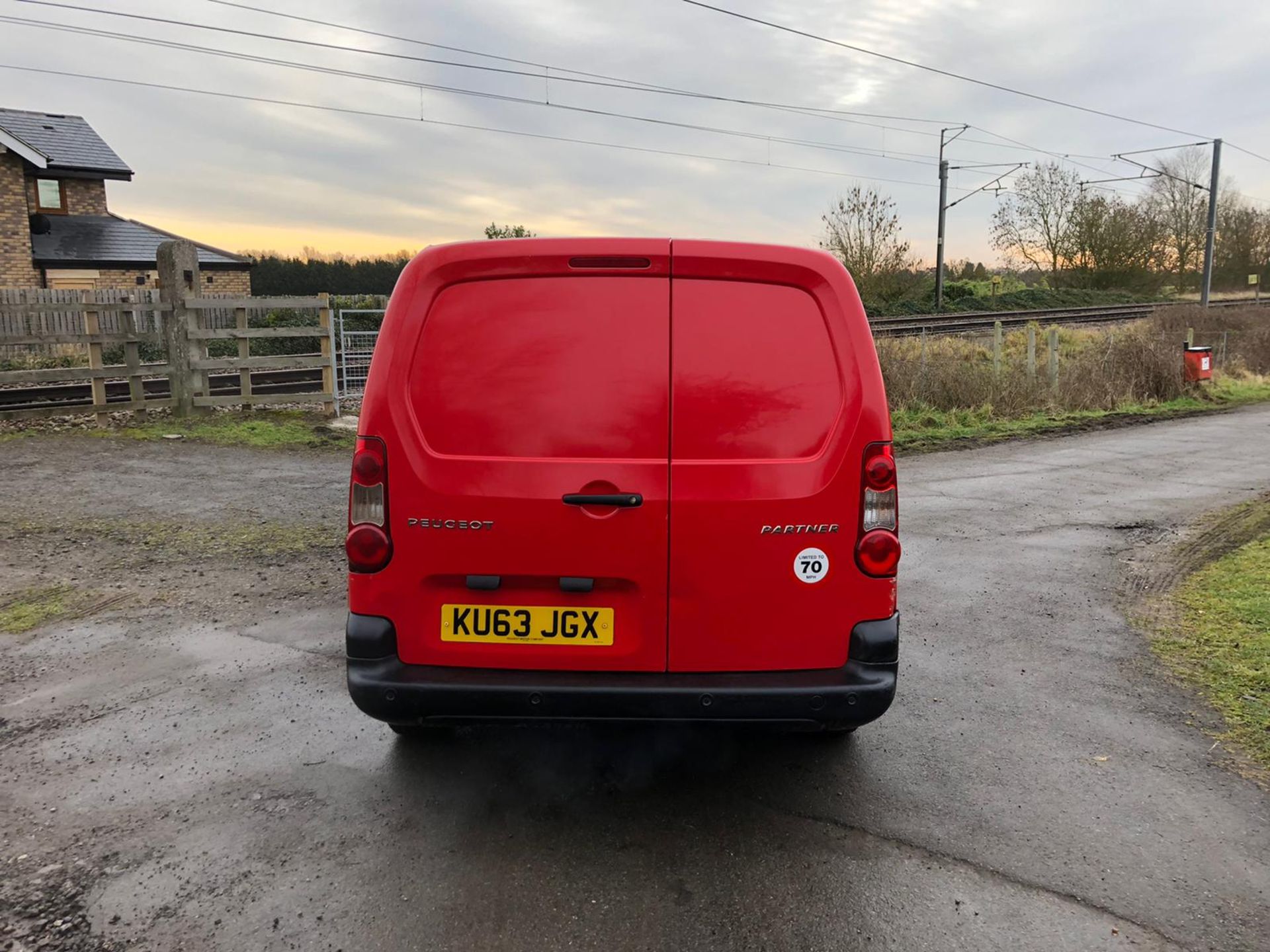 2014/63 REG PEUGEOT PARTNER 750 S L2 HDI 1.6 DIESEL PANEL VAN, SHOWING 0 FORMER KEEPERS *PLUS VAT* - Image 5 of 11