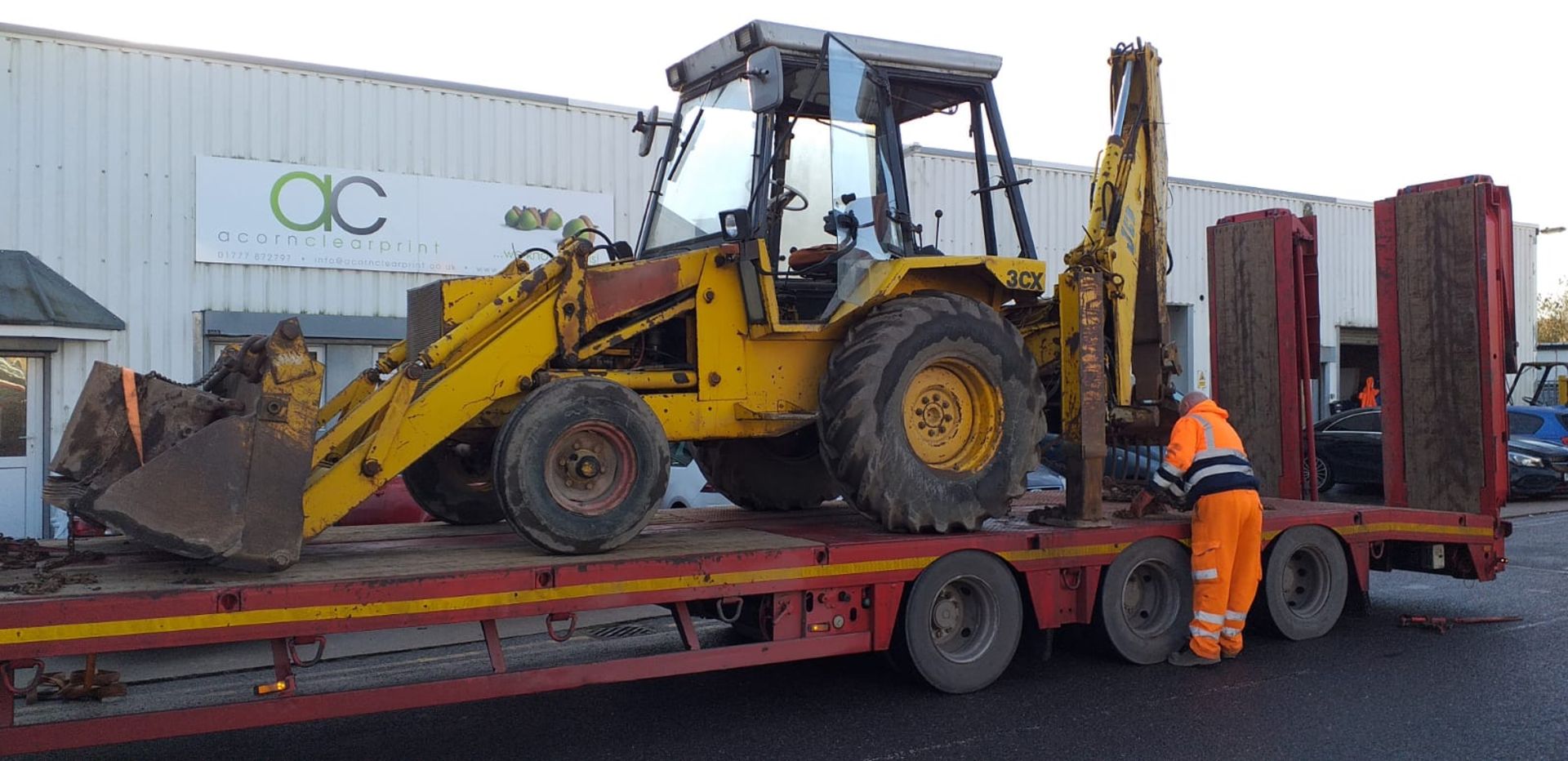 JCB 3CX SITE MASTER EXTRA DIG 1983 3 X BUCKETS AS SHOWN - 4 IN 1 FRONT LOADING BUCKET, GOOD CAB