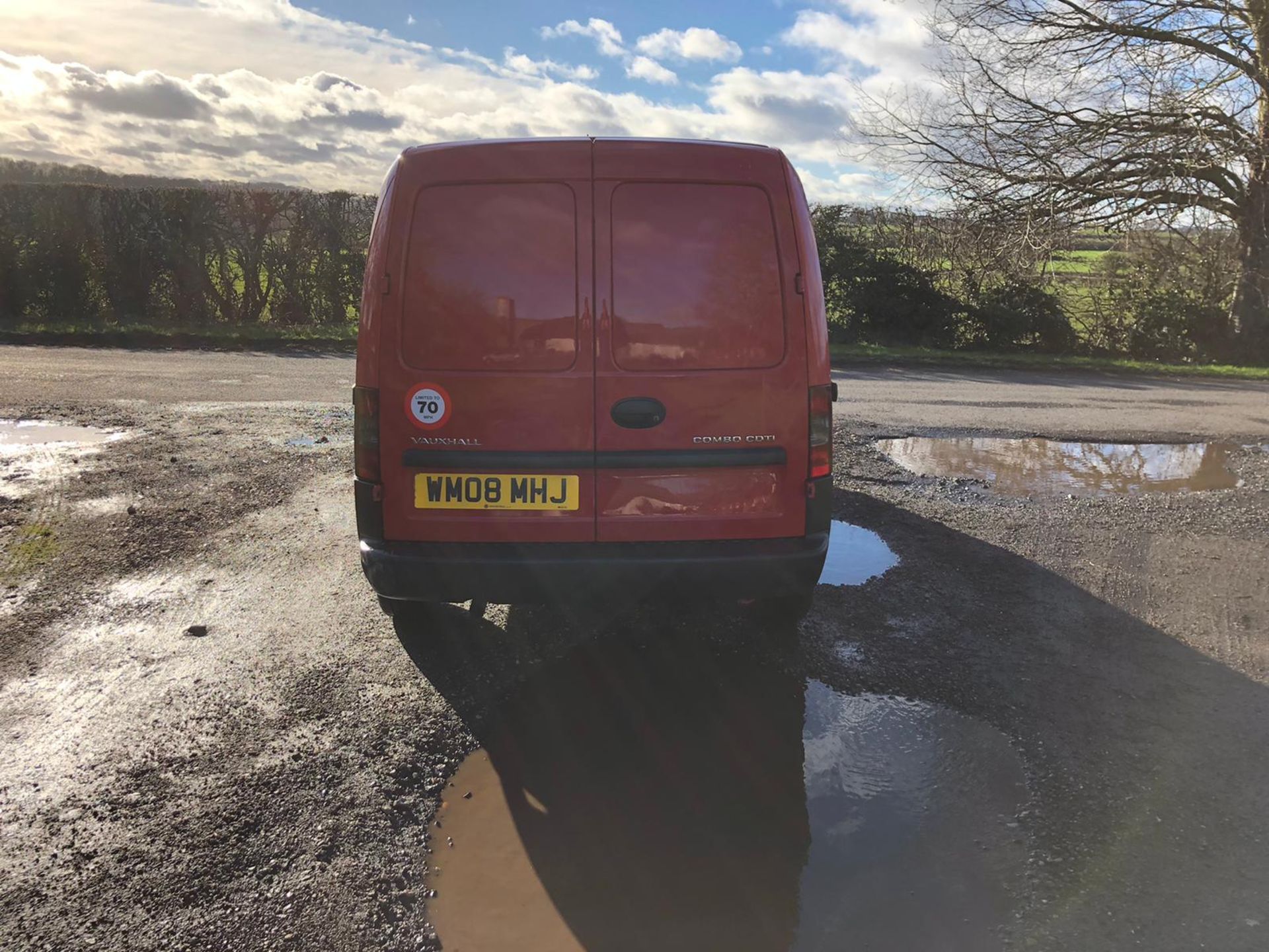 2008/08 REG VAUXHALL COMBO CDTI SWB 1.25 DIESEL RED VAN, SHOWING 0 FORMER KEEPERS *PLUS VAT* - Image 6 of 13