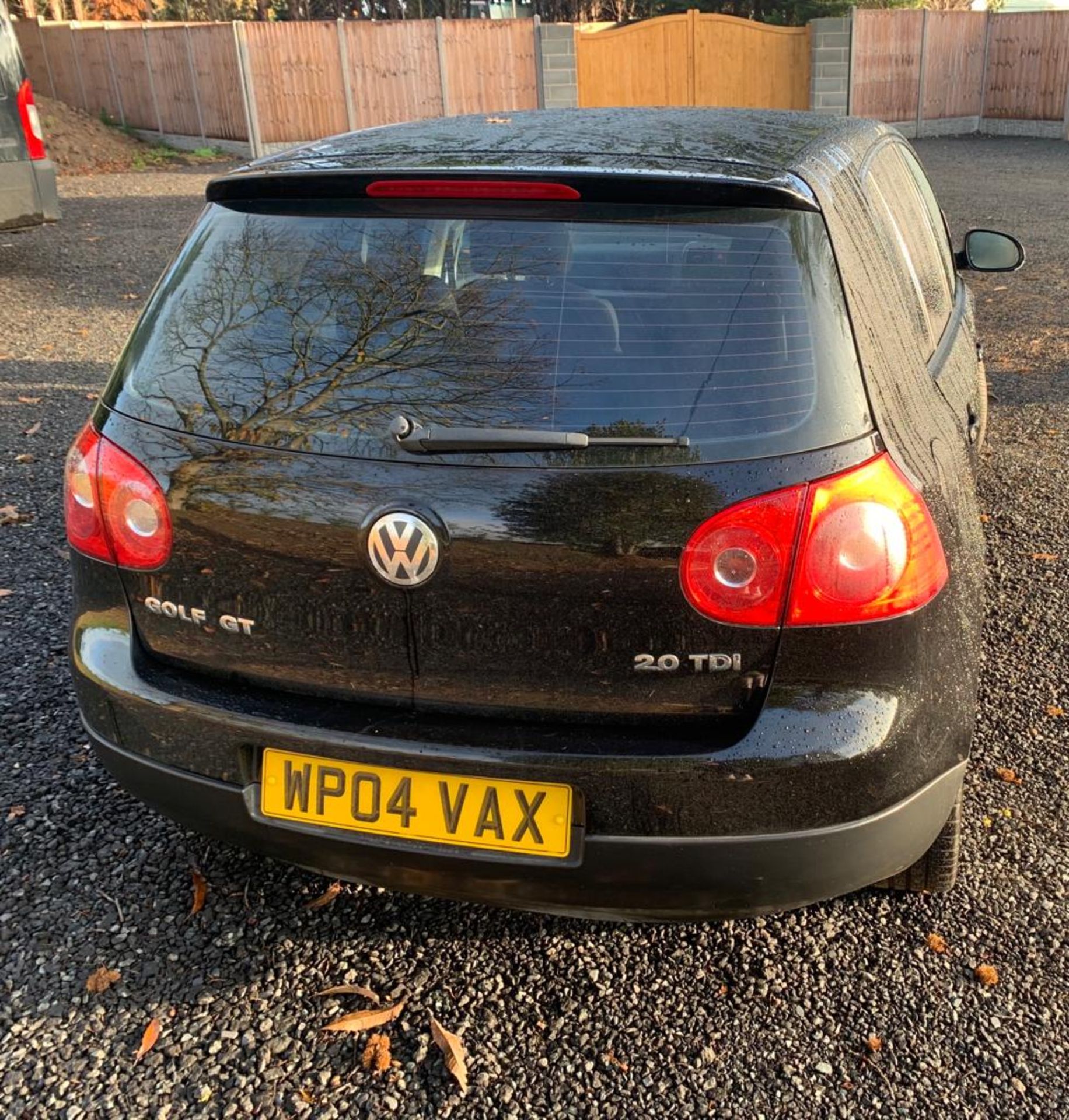 2004/04 REG VOLKSWAGEN GOLF GT TDI 2.0 DIESEL BLACK 5DR HATCHBACK, SHOWING 1 FORMER KEEPER *NO VAT* - Image 6 of 14