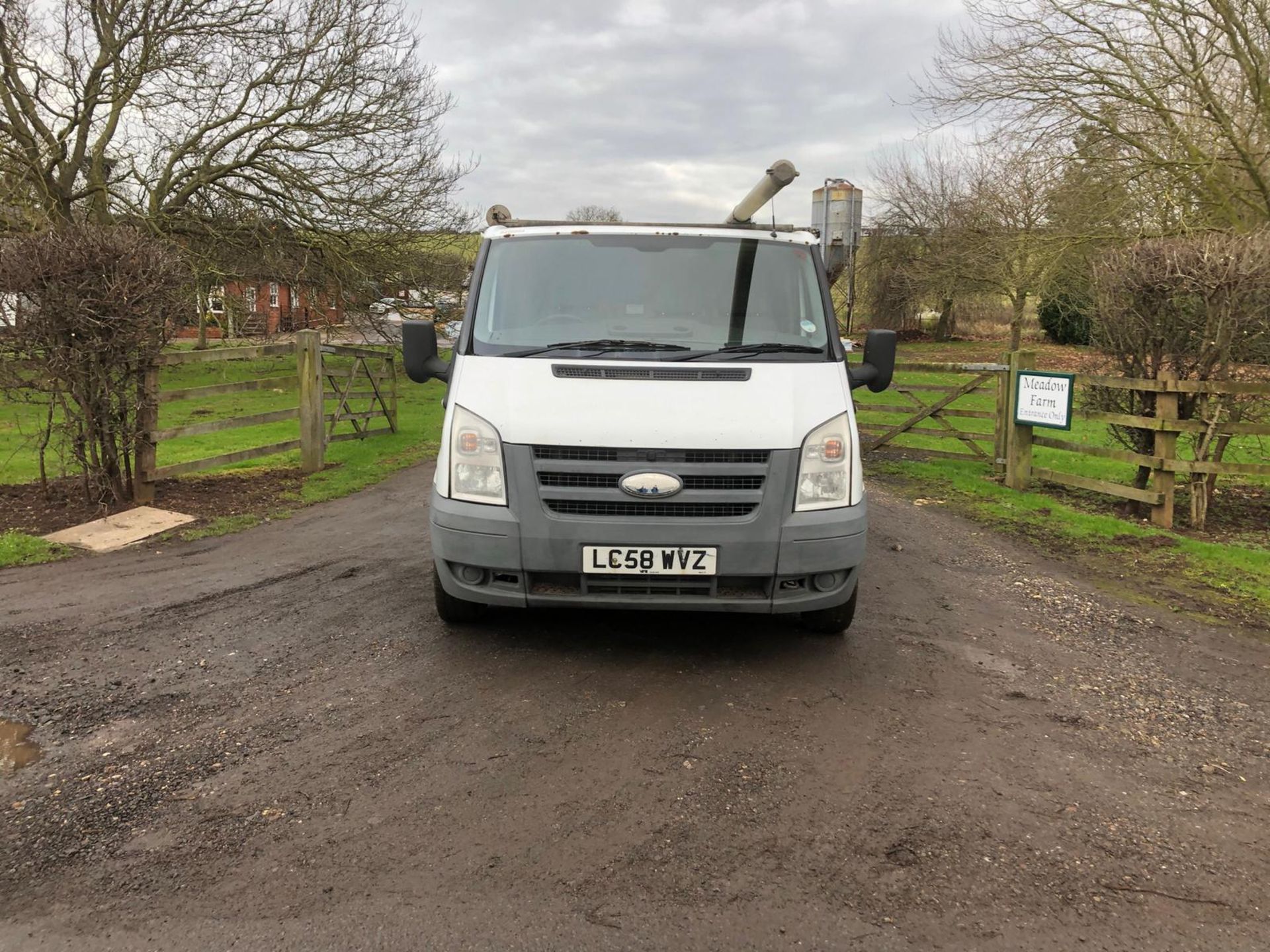 2009/58 REG FORD TRANSIT 85 T260M FWD 2.2 DIESEL WHITE PANEL VAN, SHOWING 0 FORMER KEEPERS *PLUS VAT - Image 2 of 12