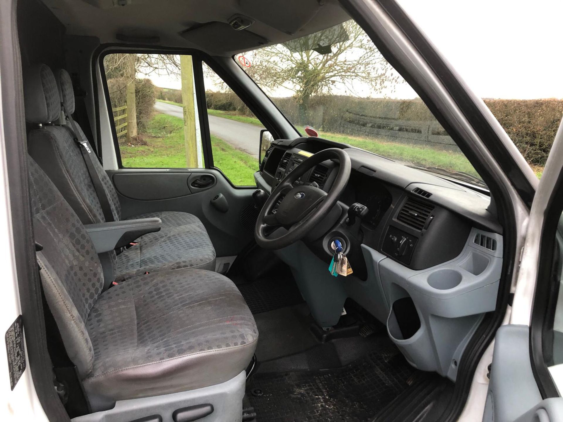 2009/58 REG FORD TRANSIT 85 T260M FWD 2.2 DIESEL WHITE PANEL VAN, SHOWING 0 FORMER KEEPERS *PLUS VAT - Image 11 of 12