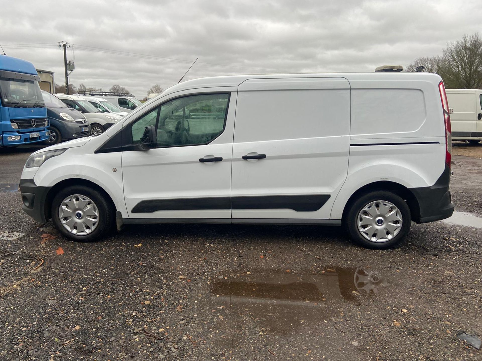 2015/64 REG FORD TRANSIT CONNECT 240 1.6 DIESEL WHITE PANEL VAN, SHOWING 0 FORMER KEEPERS *PLUS VAT* - Image 4 of 10