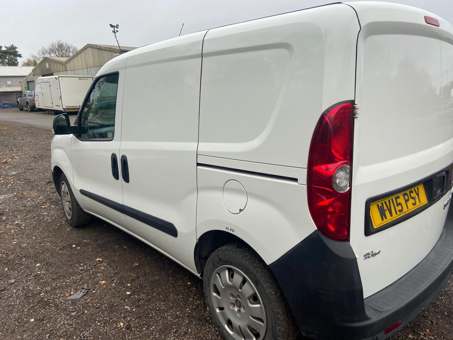 2015/15 REG FIAT DOBLO 16V ACTIVE MULTIJET 1.25 DIESEL CREW VAN, SHOWING 1 FORMER KEEPER *PLUS VAT* - Image 4 of 11