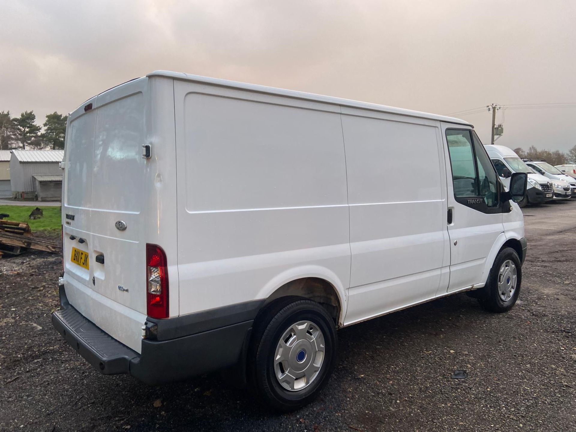 2011/11 REG FORD TRANSIT 115 T280S ECON FW 2.2 DIESEL WHITE PANEL VAN, SHOWING 0 FORMER KEEPERS - Image 6 of 10