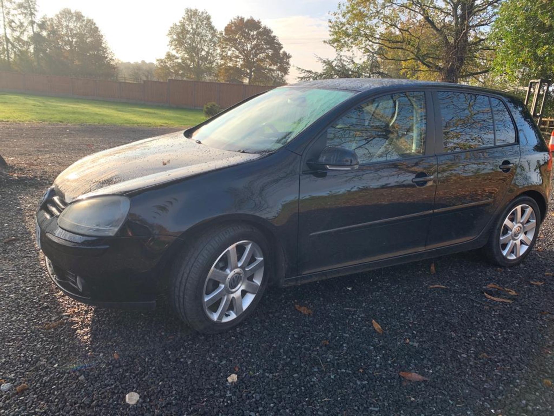 2004/04 REG VOLKSWAGEN GOLF GT TDI 2.0 DIESEL BLACK 5DR HATCHBACK, SHOWING 1 FORMER KEEPER *NO VAT* - Image 7 of 14