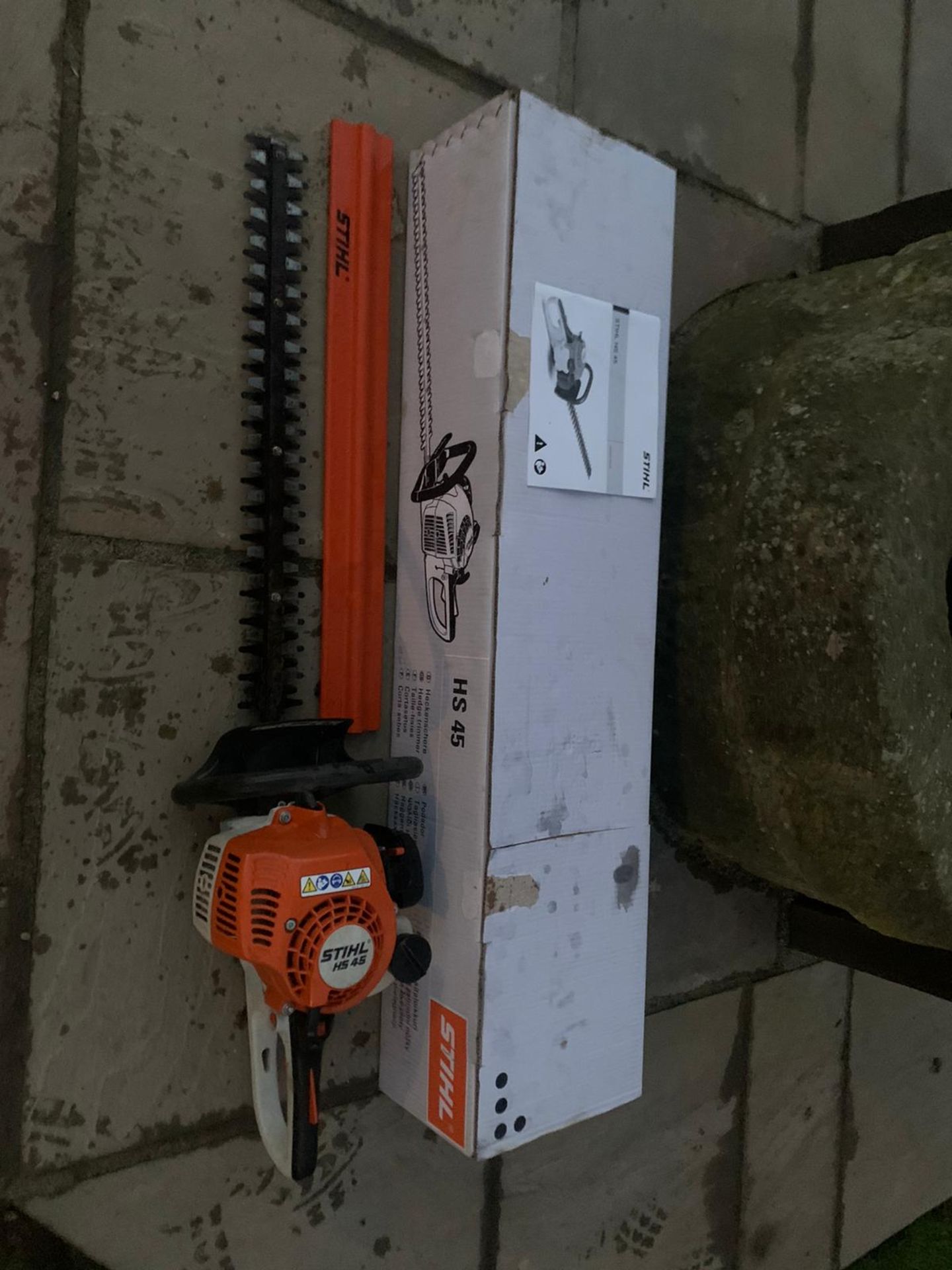 STIHL HS45 HEDGE CUTTER, BOUGHT BRAND NEW THIS YEAR, EX DEMO CONDITION *NO VAT* - Image 2 of 4