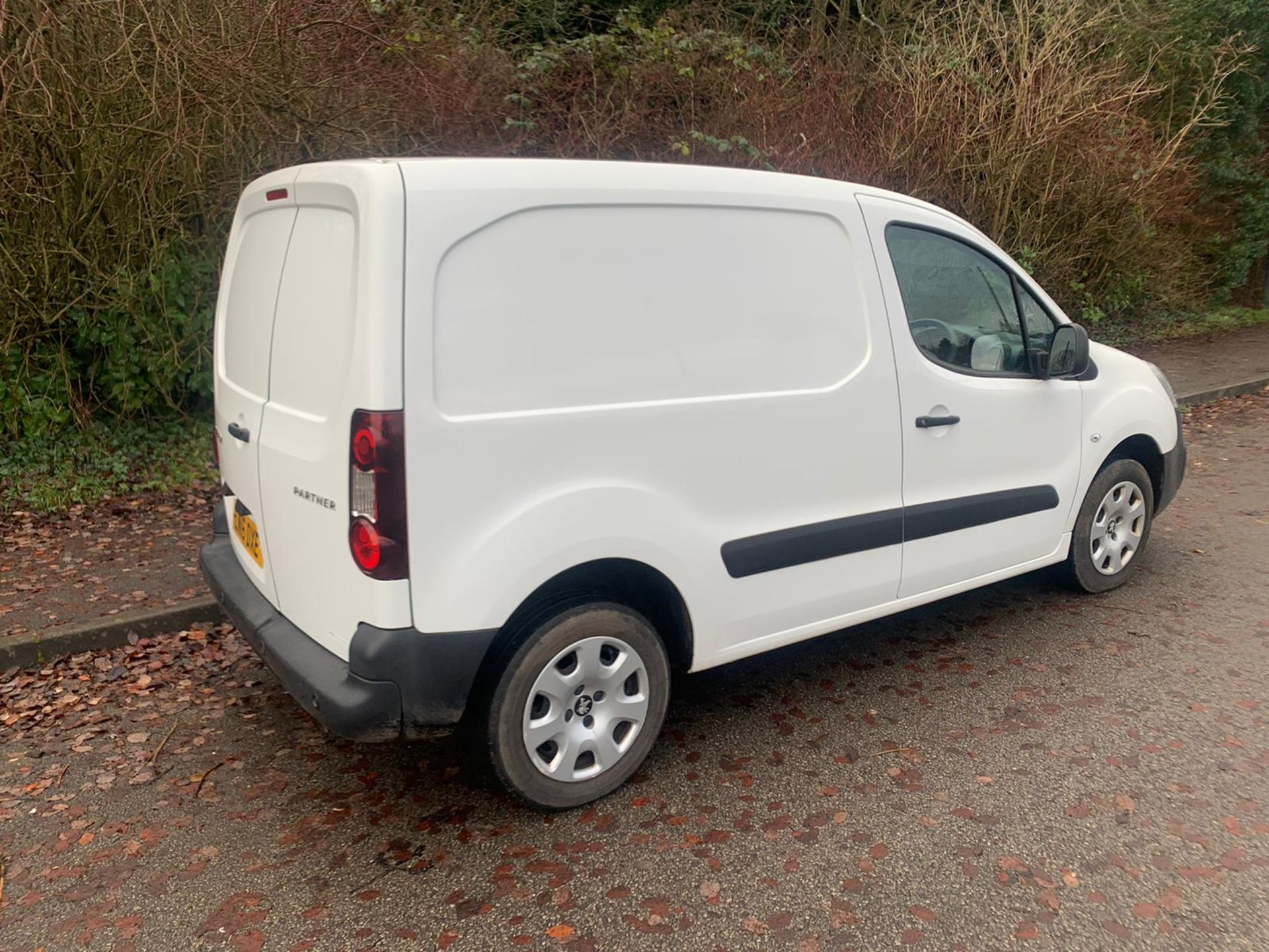 2016/16 REG PEUGEOT PARTNER 850 PROFESSIONAL HDI 1.6 DIESEL WHITE PANEL VAN, SHOWING 1 FORMER KEEPER - Image 4 of 6