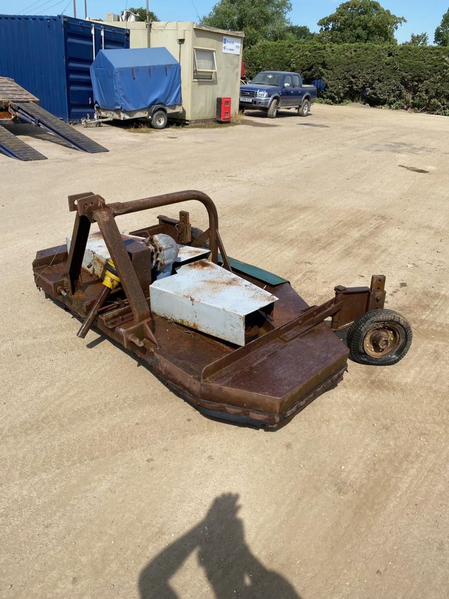 6FT TOPPER TO SUIT TRACTOR, NEW BELTS 18 MONTHS AGO, SCRUFFY LOOKING CONDITION BUT WORKING ORDER