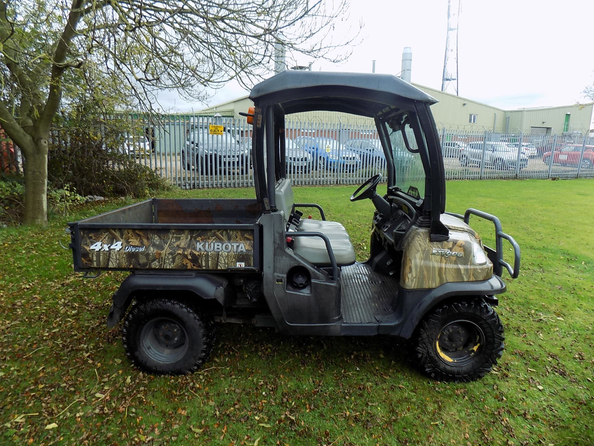 KUBOTA RTV 900, STARTS AND DRIVES, ELECTRICAL TIPPING BODY, NO LOG BOOK, CAMO, REG 2013 *PLUS VAT* - Image 6 of 11