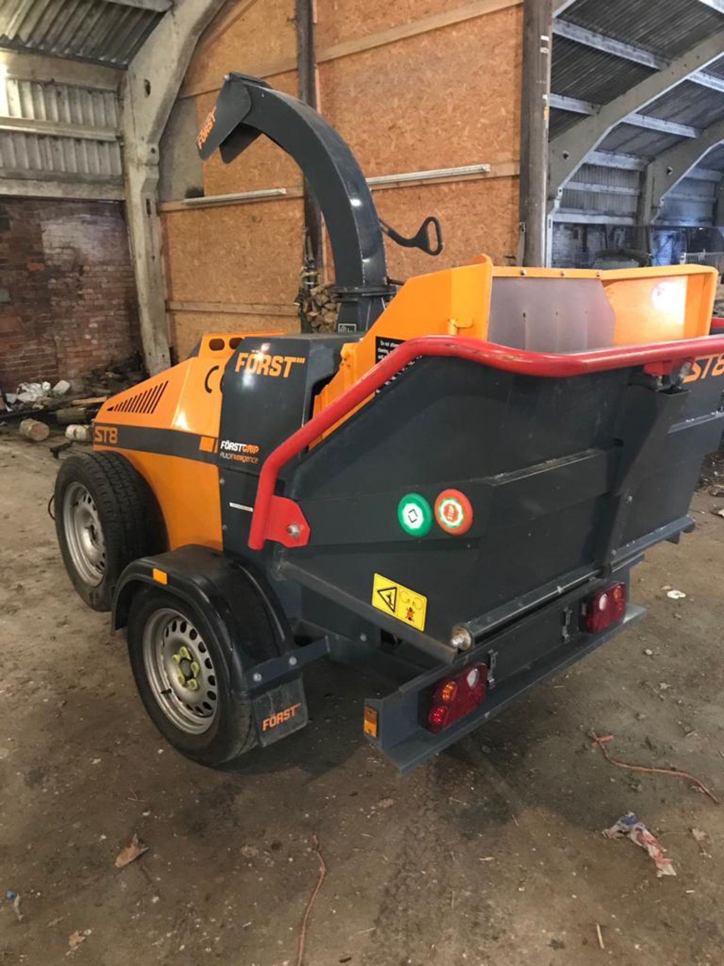 FORST ST8 TOWABLE SINGLE AXLE WOOD CHIPPER IN PERFECT WORKING ORDER, ONLY 182 HOURS *NO VAT* - Image 5 of 8