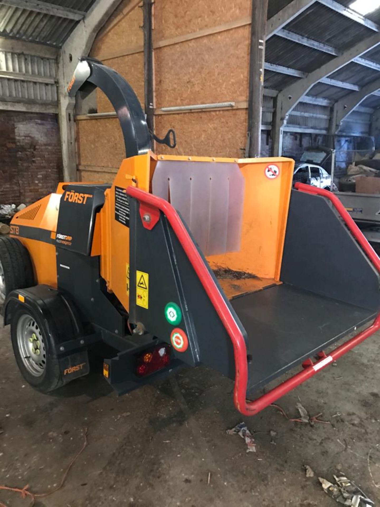 FORST ST8 TOWABLE SINGLE AXLE WOOD CHIPPER IN PERFECT WORKING ORDER, ONLY 182 HOURS *NO VAT* - Image 6 of 8