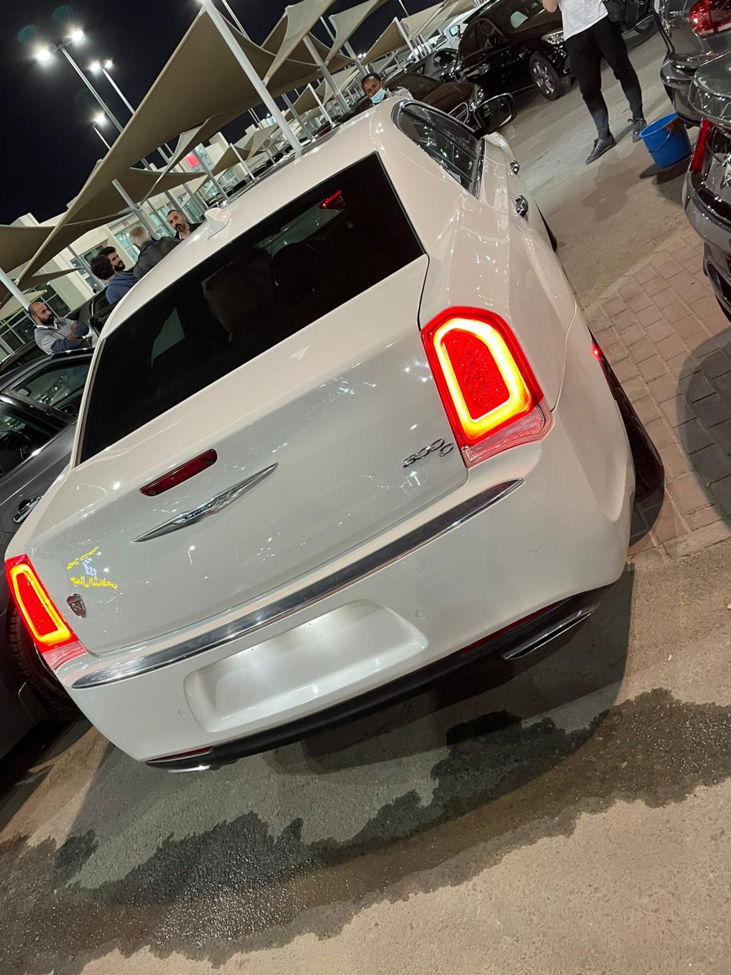 2015 Chrysler 300 Hemi 44,000km - sold with nova in uk mid feb *PLUS VAT* - Image 7 of 13