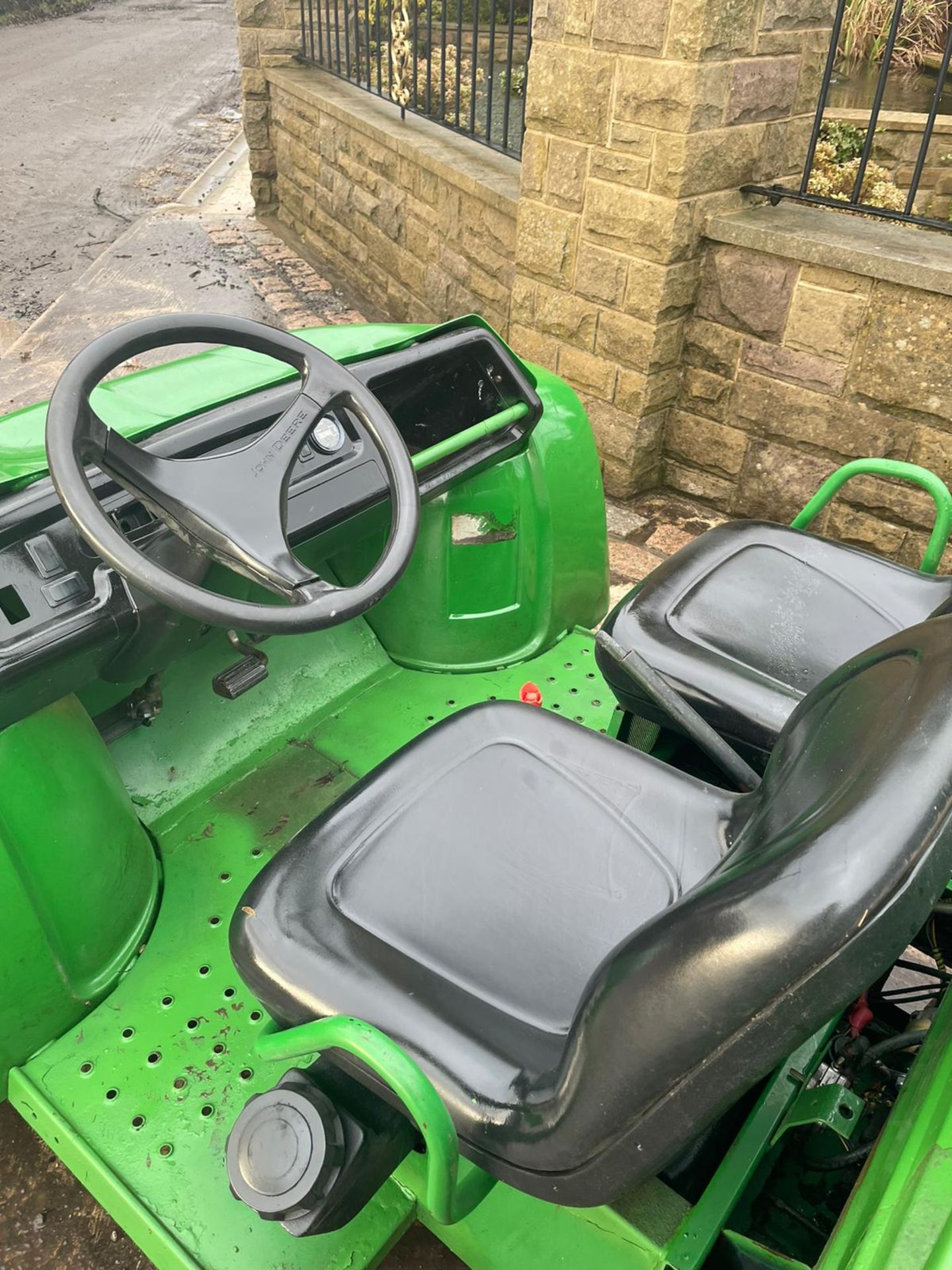 JOHN DEERE GATOR 4X4, RUNS, WORKS AND DRIVES *NO VAT* - Image 4 of 4