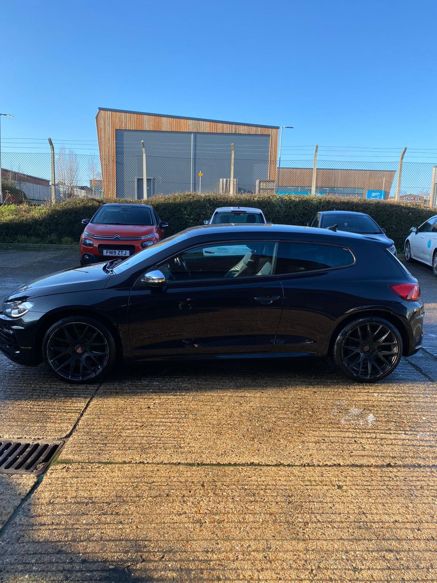 2015/64 REG VOLKSWAGEN SCIROCCO R TSI 2.0 PETROL BLACK COUPE, SHOWING 2 FORMER KEEPERS *NO VAT* - Image 4 of 14