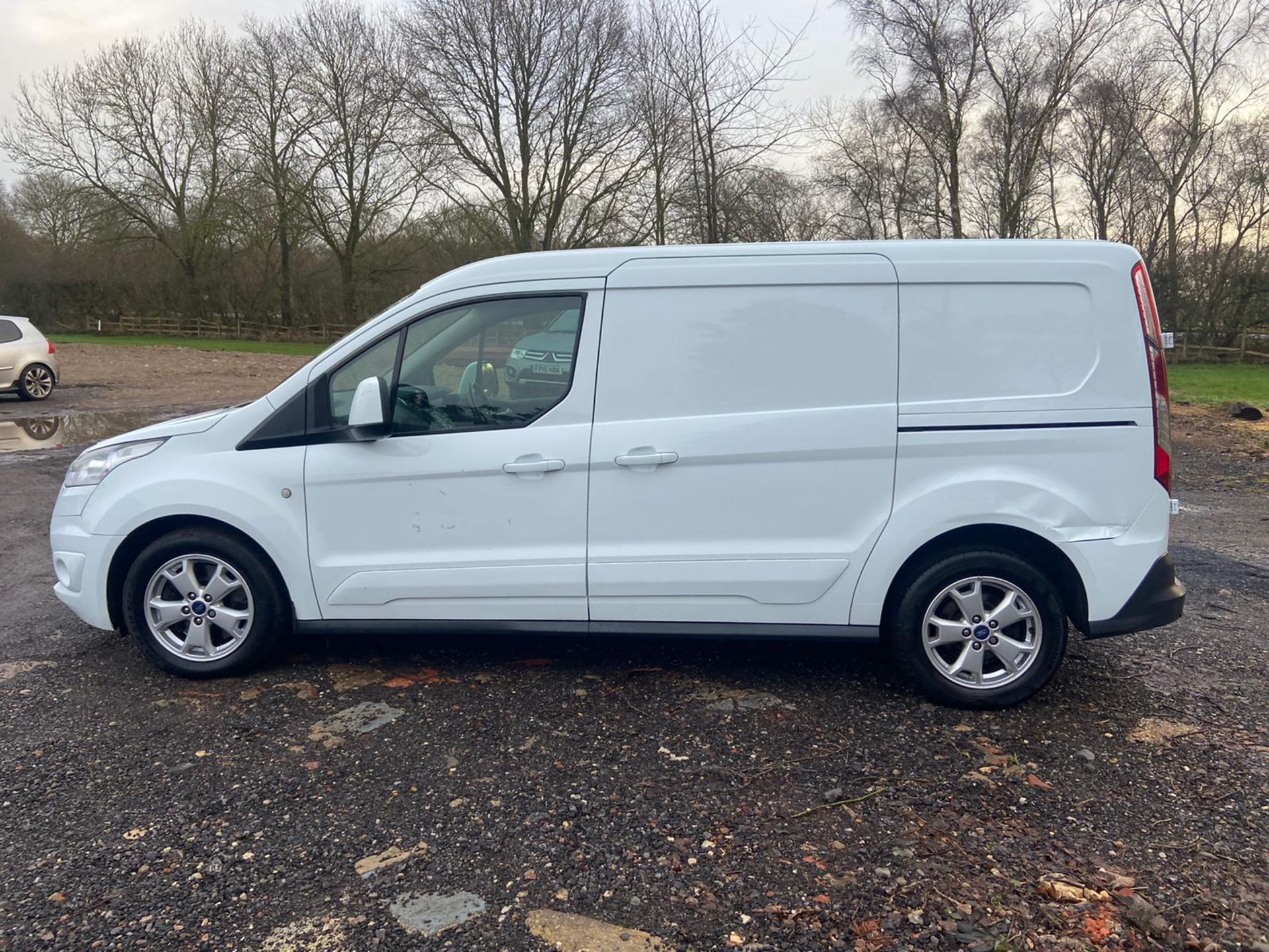 2016/16 REG FORD TRANSIT CONNECT 240 LIMITED 1.5 DIESEL LWB PANEL VAN, SHOWING 2 FORMER KEEPERS - Image 4 of 12