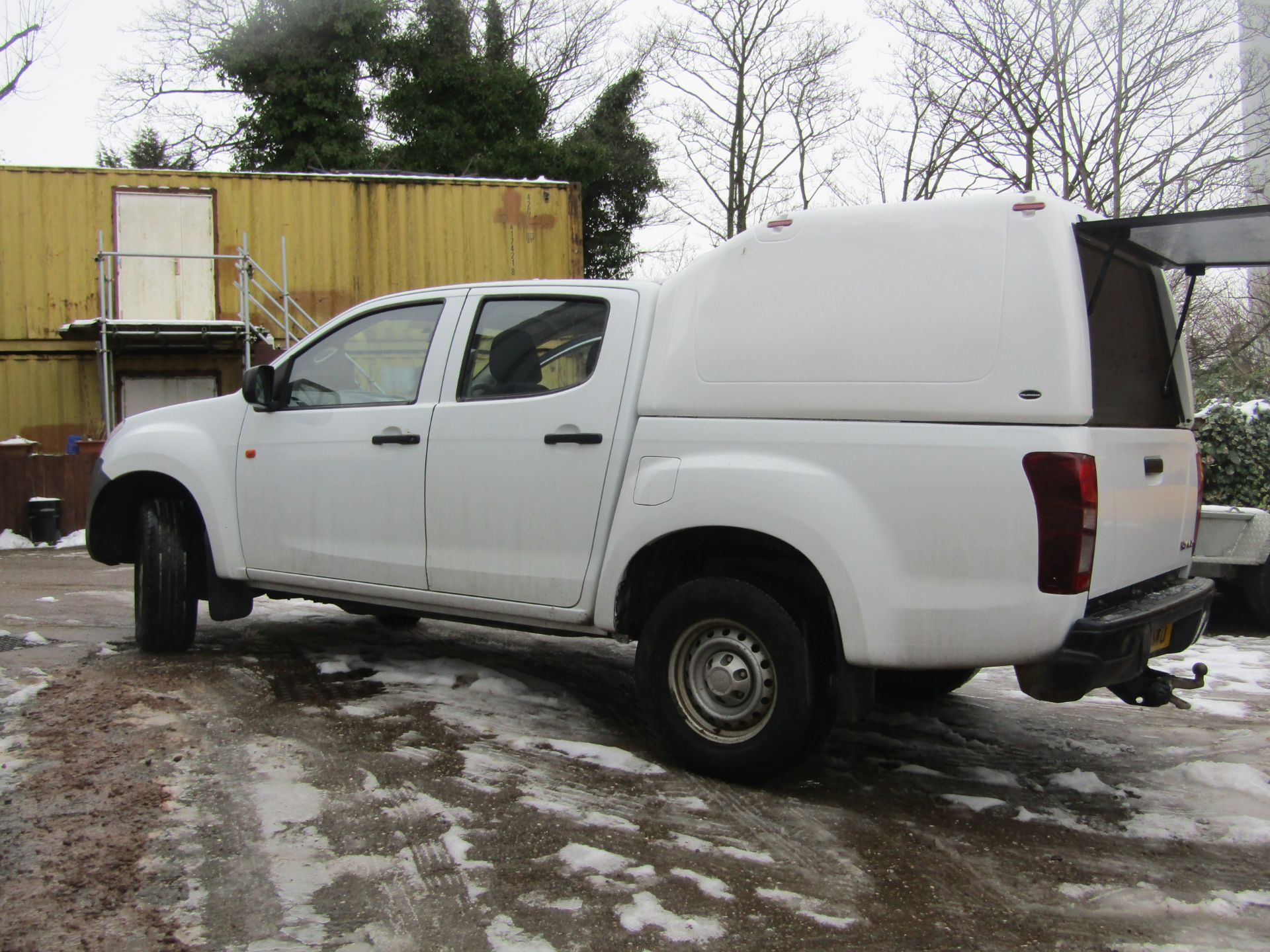 2013/13 REG ISUZU D-MAX D/C INTERCOOLER TD 2.5 DIESEL PICK-UP, SHOWING 1 FORMER KEEPER *PLUS VAT* - Image 2 of 8