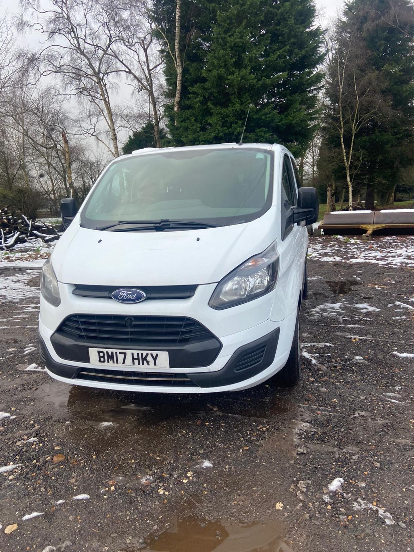 2017/17 REG FORD TRANSIT CUSTOM 290 2.0 DIESEL WHITE CREW VAN, SHOWING 0 FORMER KEEPERS *PLUS VAT* - Image 2 of 10