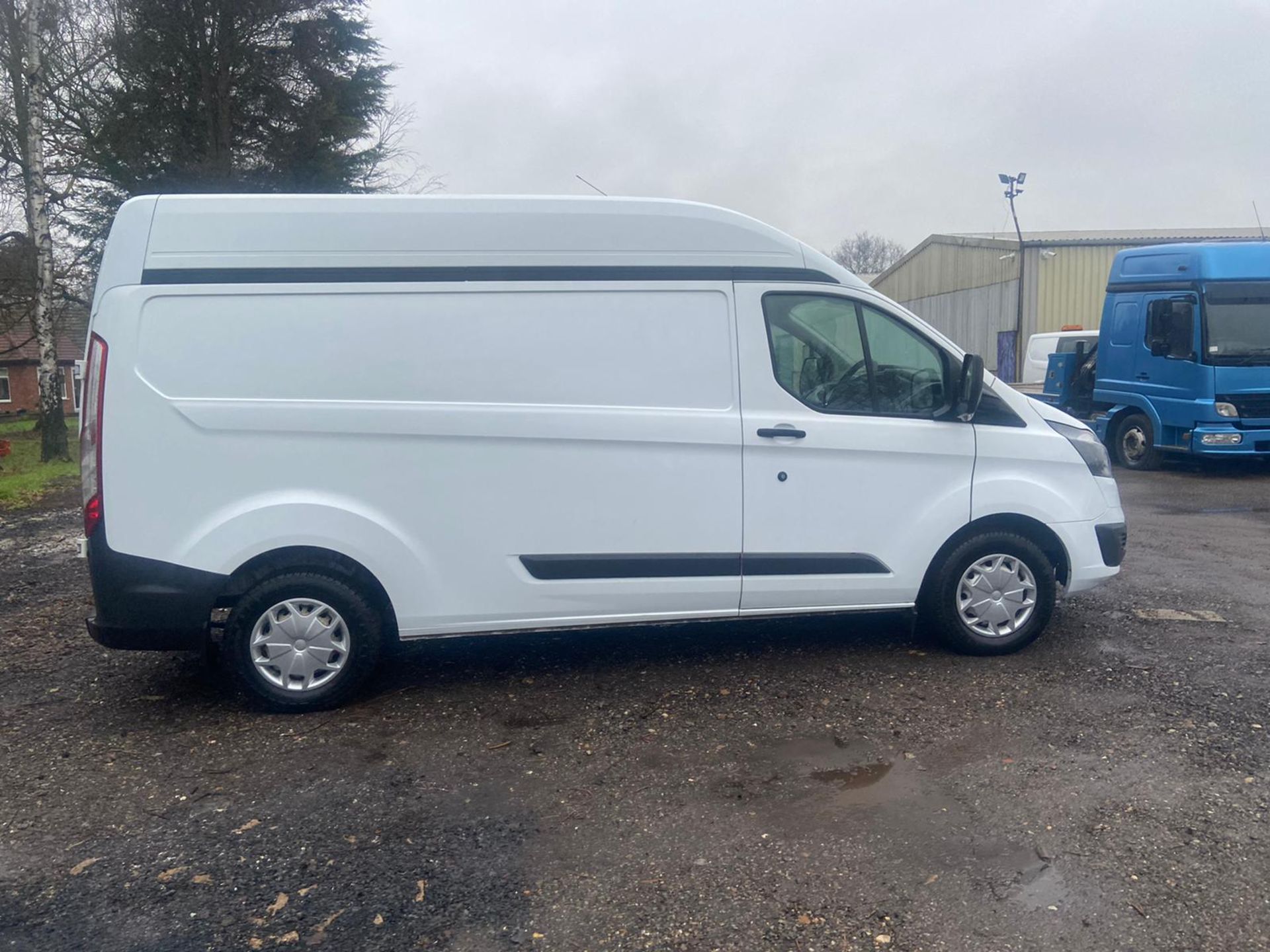 2017/17 REG FORD TRANSIT CUSTOM 310 2.0 DIESEL WHITE PANEL VAN, SHOWING 0 FORMER KEEPERS *PLUS VAT* - Image 8 of 13