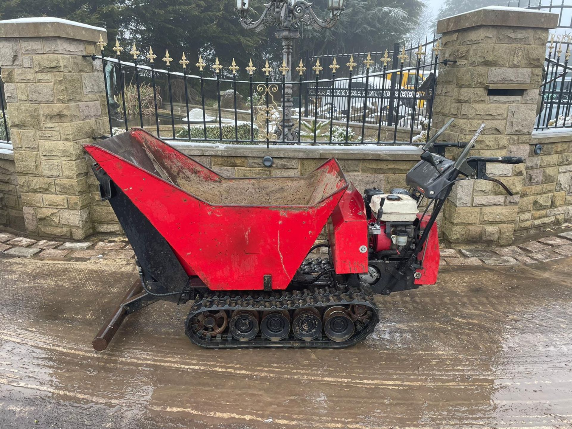 HONDA HP500H TRACKED DUMPER, RUNS AND DRIVES *NO VAT* - Image 5 of 5